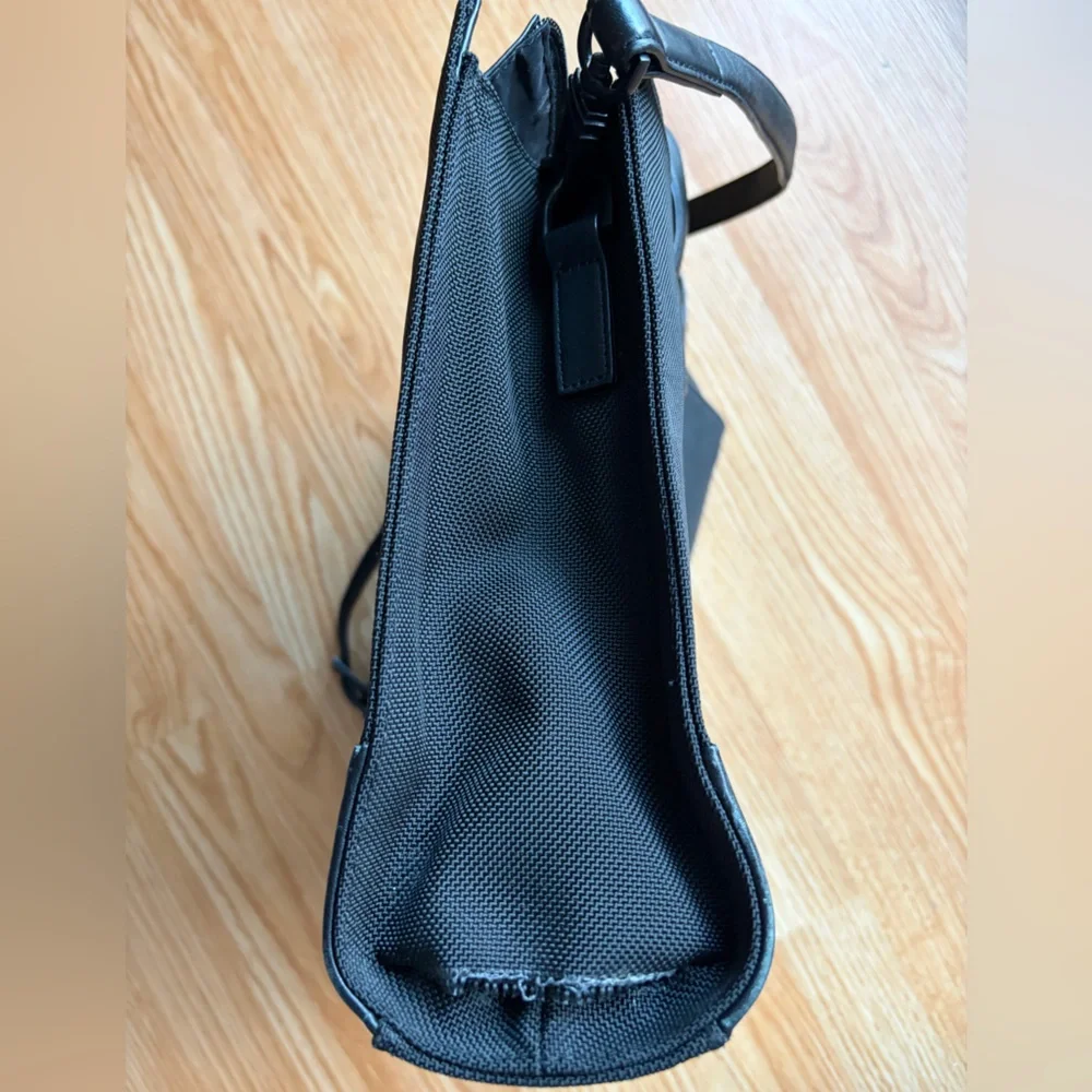 TUMI Black Laptop / Computer Briefcase Shoulder Bag